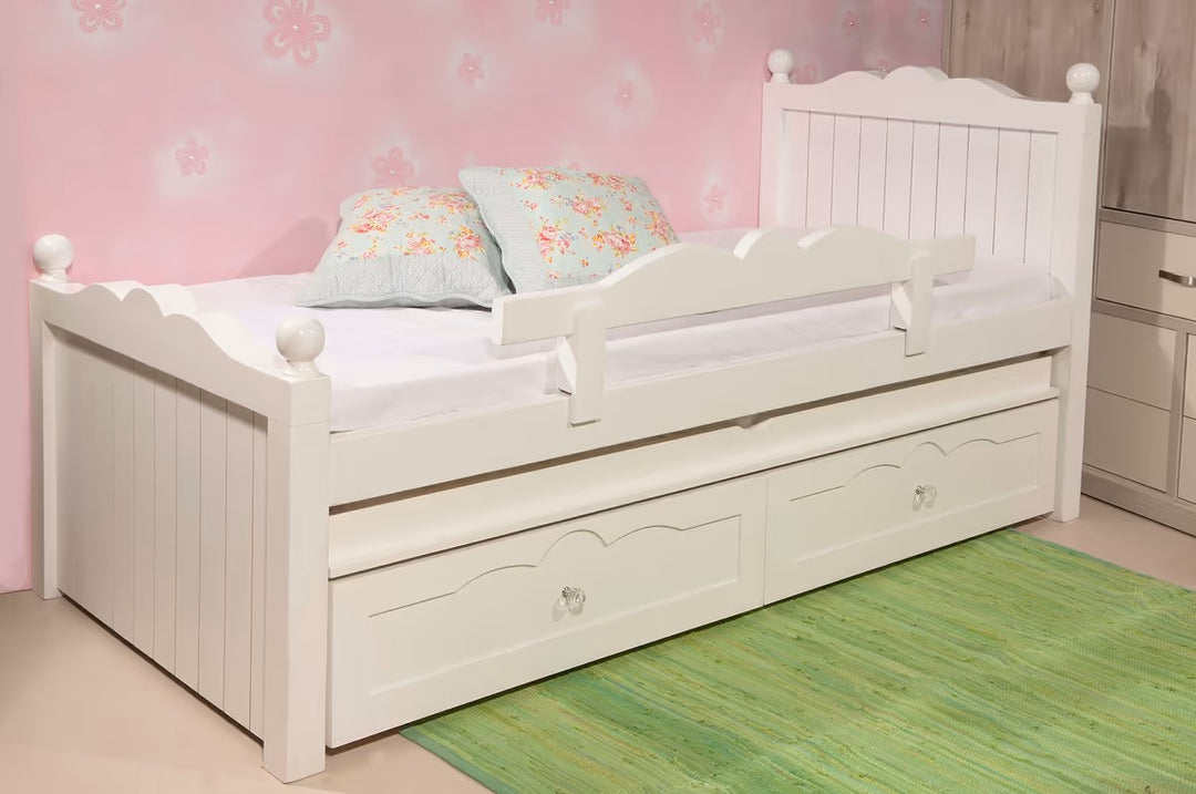 מיטת ילדים מעוצבת מעץ מלא דגם שאנל