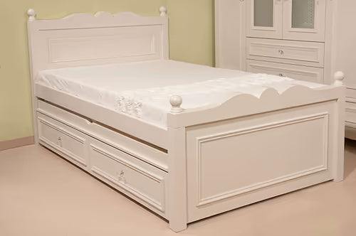 מיטה וחצי מעץ