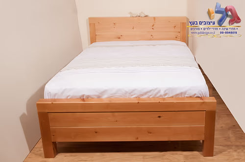 מיטה וחצי מעץ
